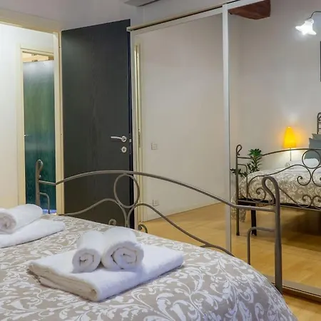 Apartment Angolo Di Pace *300mt Train Station* Free Wifi And Car Parking *